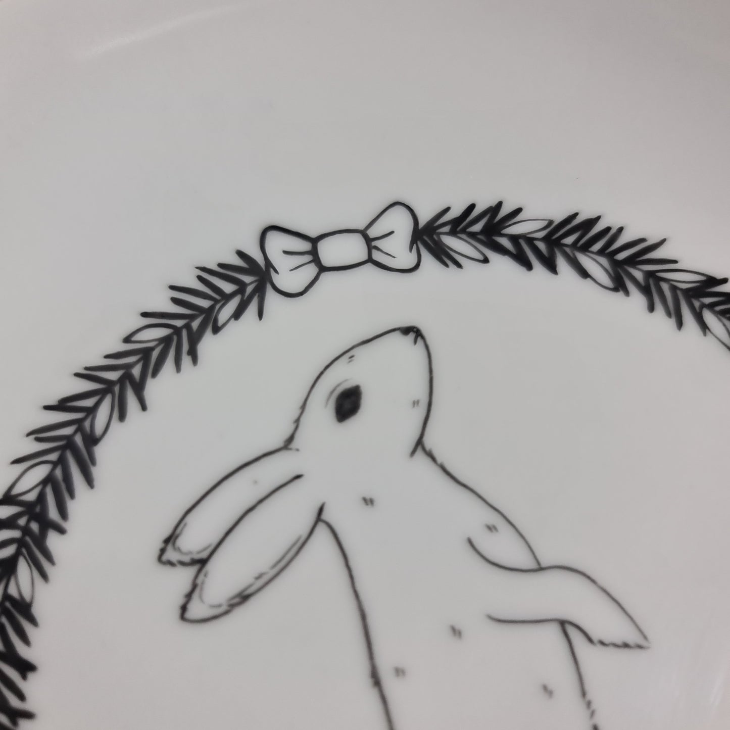 Assiette coupe chinée en céramique - décor Lapin peint à la main