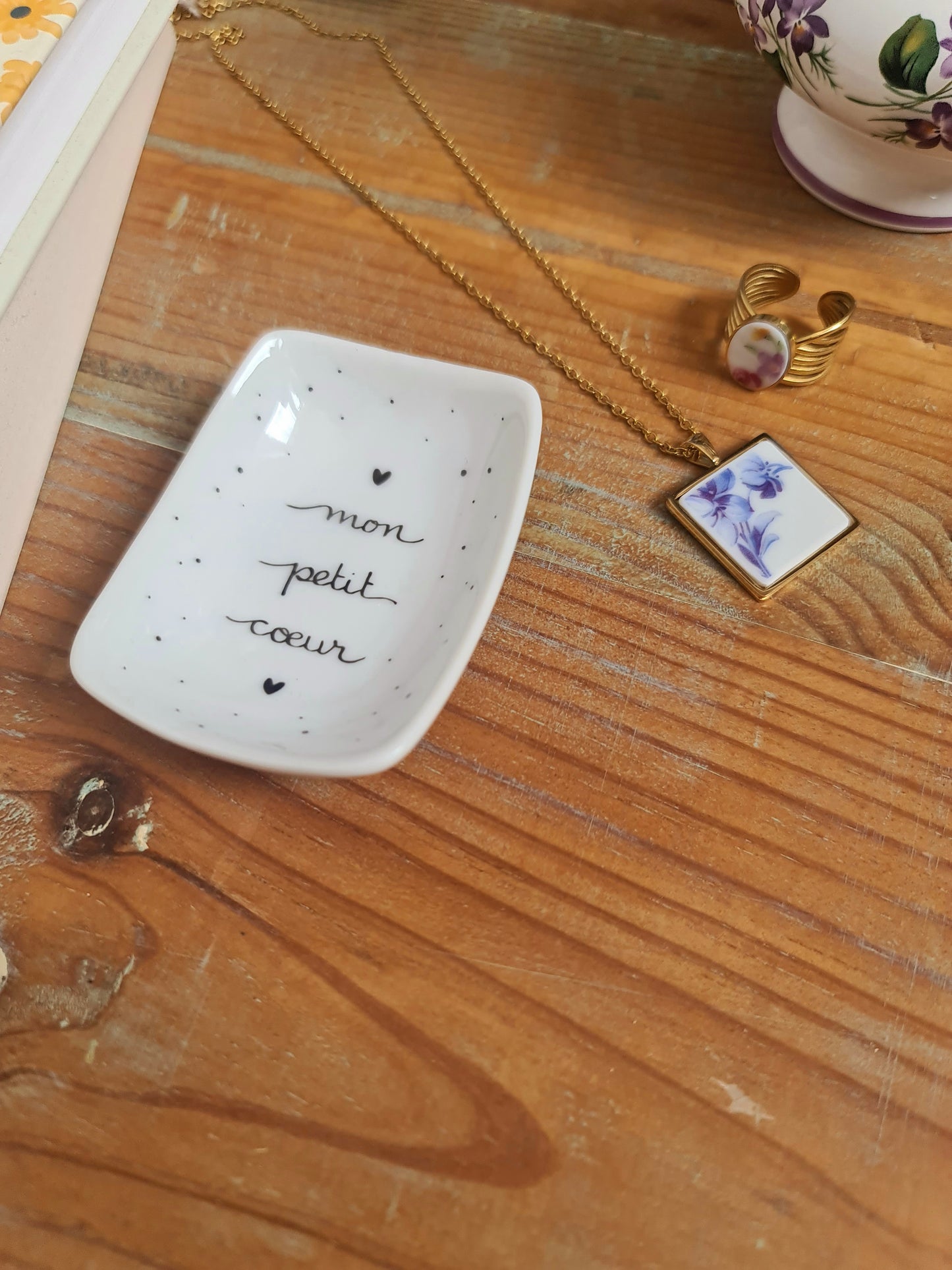 Coupelle à bijoux rectangle en porcelaine - décor "mon petit cœur" peint à la main