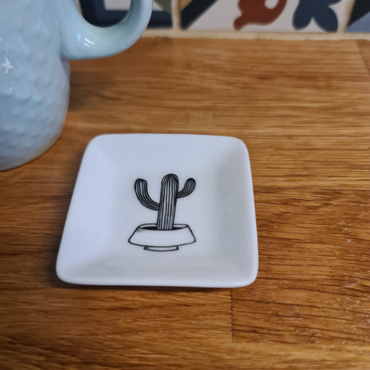 Mini coupelle carrée chinée en céramique - décor cactus cereus peints à la main