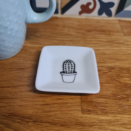 Mini coupelle carrée chinée en céramique - décor cactus oursin peints à la main