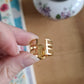 Bague large en Acier inoxydable doré - décorée à partir de vaisselle - Fleurs jaunes