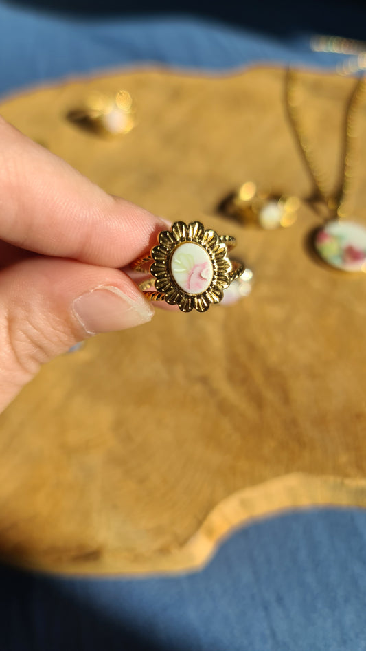 Bague fleur tréssée en Acier inoxydable doré - décorée à partir de vaisselle - Rose