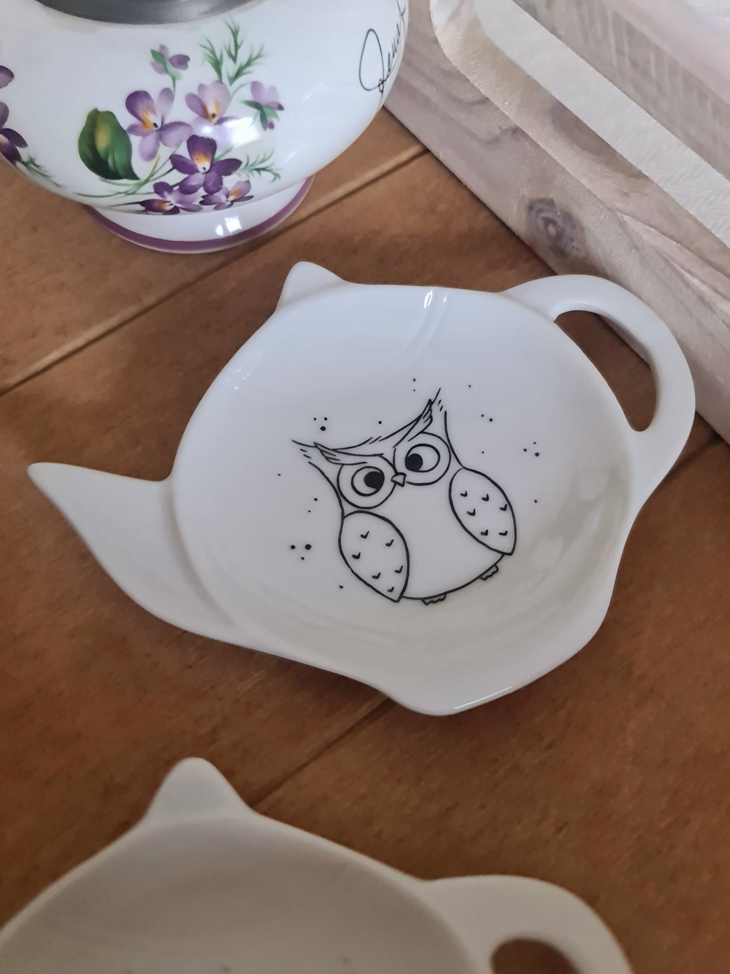 Repose sachet de thé en porcelaine - décor chouette peint à la main