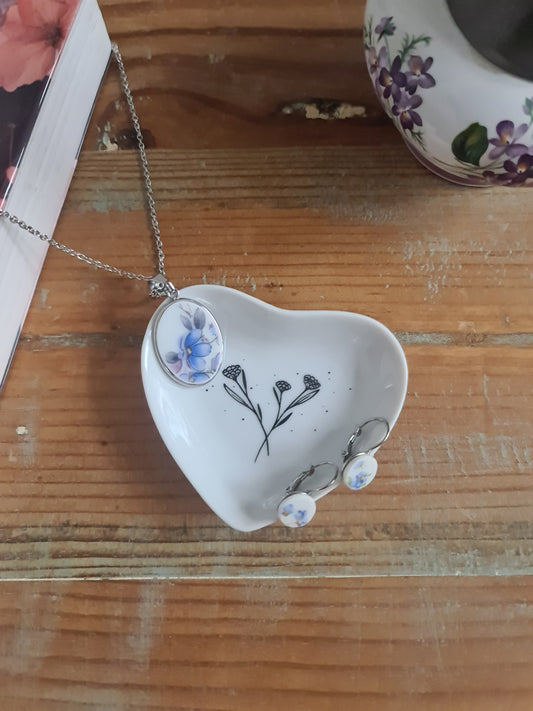 Coupelle cœur en porcelaine - décor Grosses fleurs peint à la main