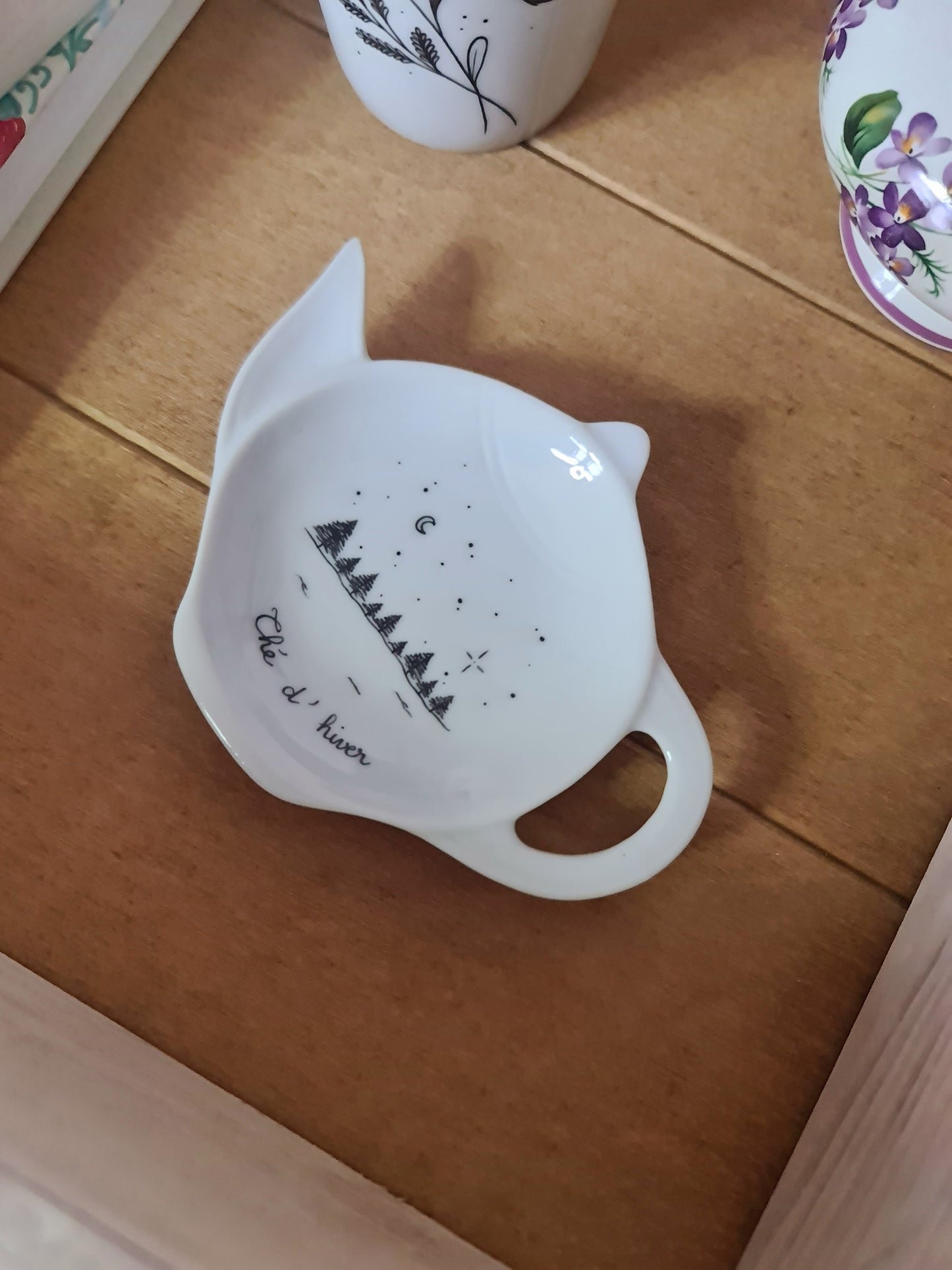 Repose sachet de thé en porcelaine - décor Forêt "Thé d'hiver" peint à la main