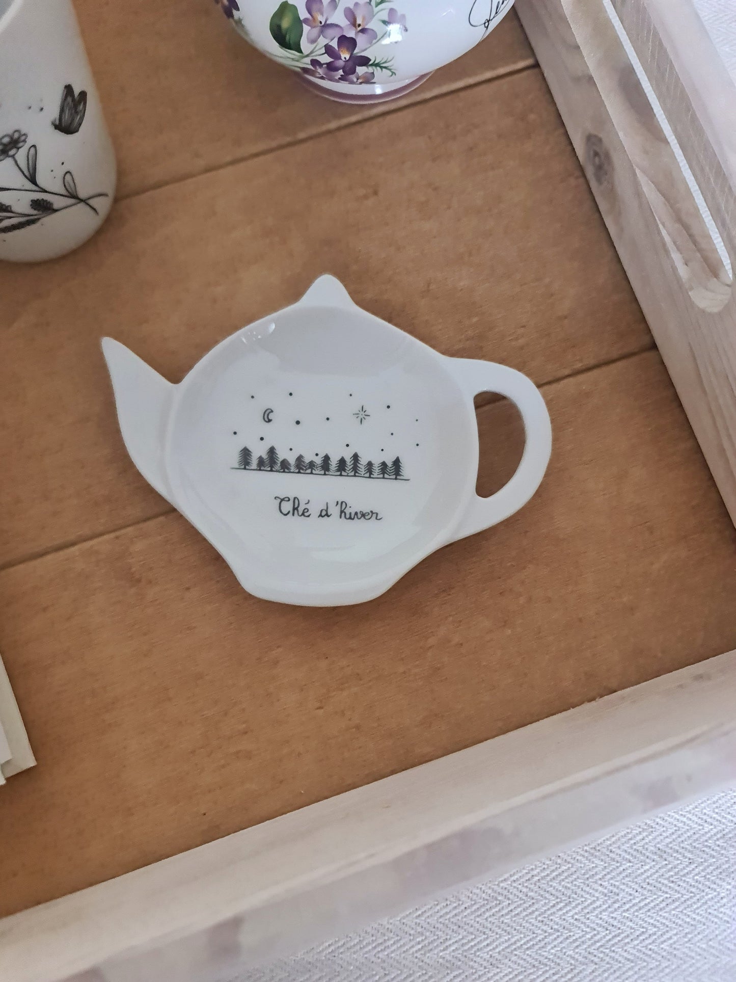 Repose sachet de thé en porcelaine - décor Forêt "Thé d'hiver" peint à la main