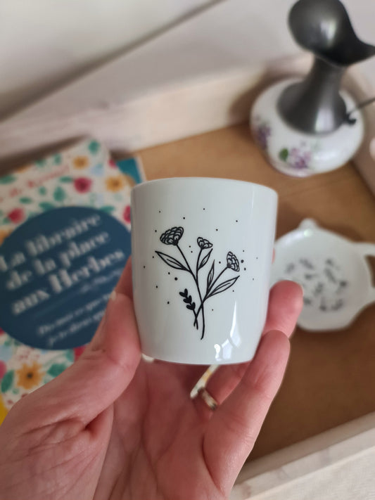Tasse à expresso en porcelaine - décor Grosses fleurs peint à la main
