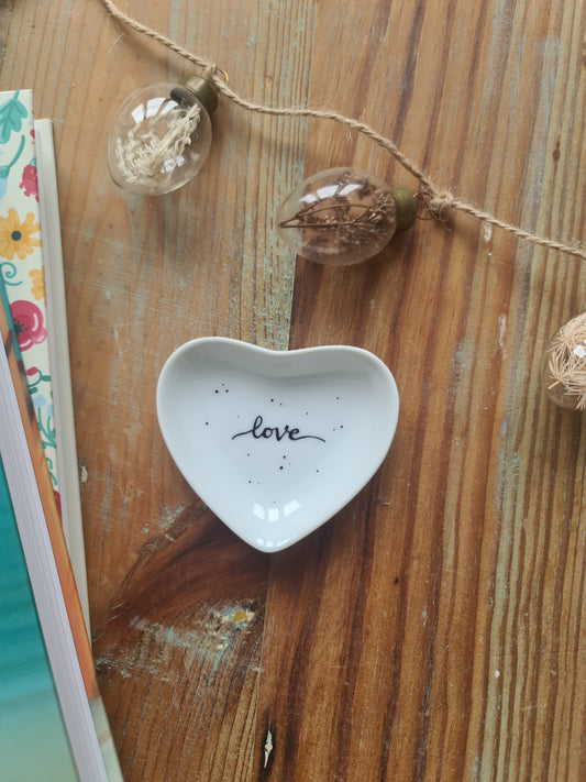 Coupelle cœur en porcelaine - décor Love peint à la main