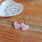 Boucles d'oreilles créoles en acier inoxydable doré - décorées avec un morceau de vaisselle surcyclé - Forme cœur - Fleurs roses