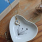 Coupelle cœur en porcelaine - décor Marguerites peint à la main