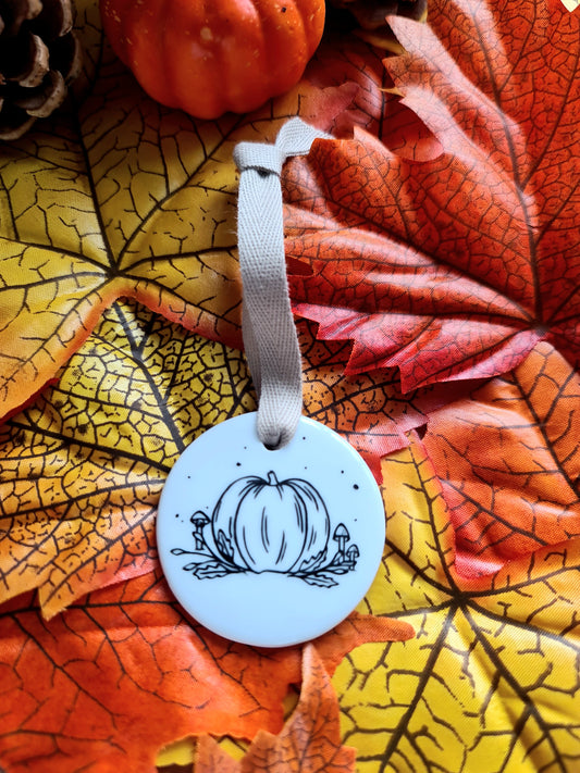 Médaillon rond en porcelaine - décor Citrouille peint à la main