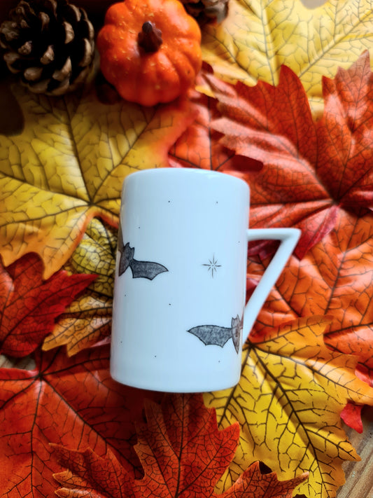 Tasse haute chinée en céramique - décor Chauve-souris peint à la main