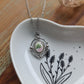 Collier ovale boule en acier inoxydable - décoré avec un morceau de vaisselle surcyclé - Fleur rose