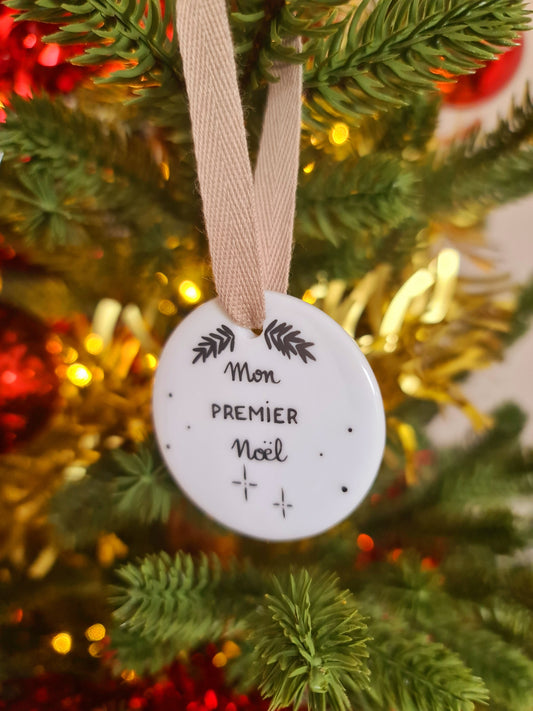 Médaillon rond en porcelaine - décor Branche sapin Mon premier Noël peint à la main