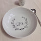 Assiette creuse en porcelaine - décor Petit mouton peint à la main