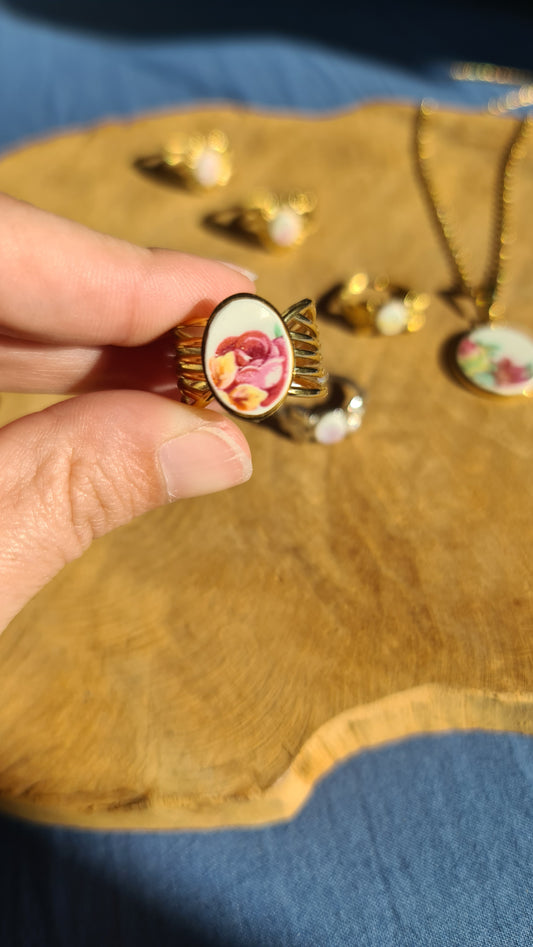 Bague nœud en Acier inoxydable doré - décorée à partir de vaisselle - Rose feuilles jaunes
