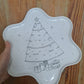 Plat étoile en porcelaine - décor sapin peint à la main