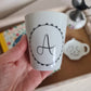 Gobelet en porcelaine - décor Couronne Initiale "A" peint à la main