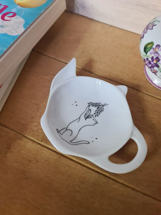 Repose sachet de thé en porcelaine - décor chat feuillage peint à la main
