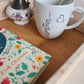 Mug boule en porcelaine - décor cœur "Mon amour" peint à la main