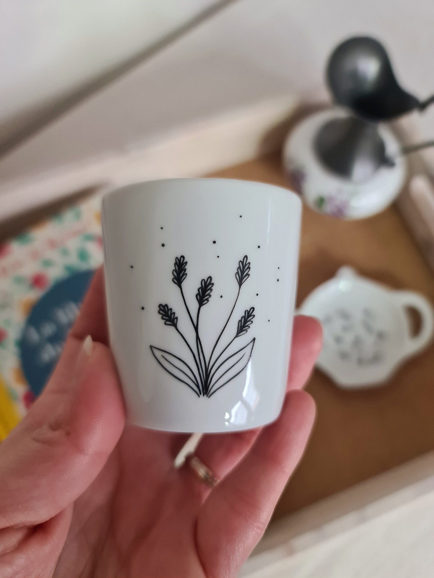 Tasse à expresso en porcelaine - décor Fleurs épi peint à la main