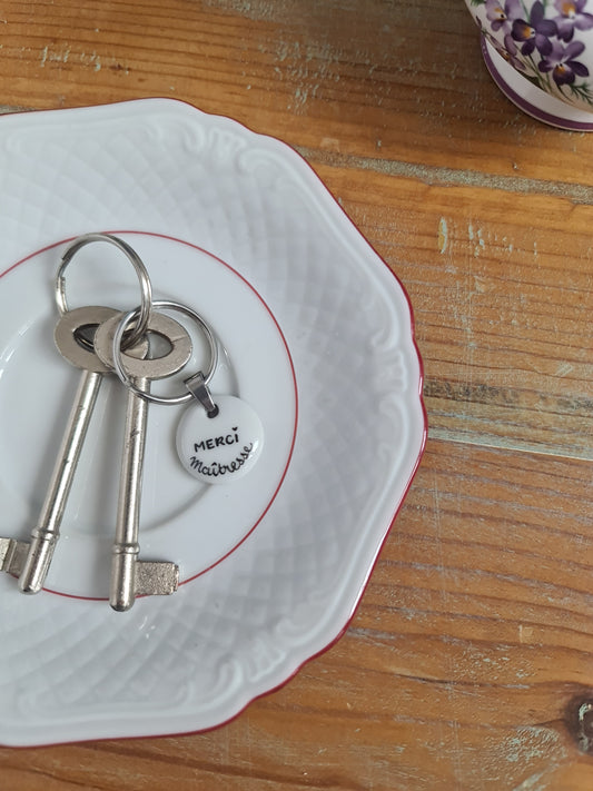 Porte-clés bélière - décor Merci Maîtresse peint à la main