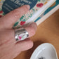 Bague martelée en Laiton Placage Argent Fin - décorée à partir de vaisselle - Rose