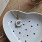 Collier rond couronne en acier inoxydable doré - décoré avec un morceau de vaisselle surcyclé - Feuillage bleu gris
