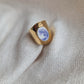 Bague martelée en Laiton Doré à l'Or Fin - décorée à partir de vaisselle - Fleurs bleues claires