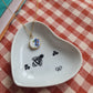 Coupelle cœur en porcelaine - décor Abeille peint à la main